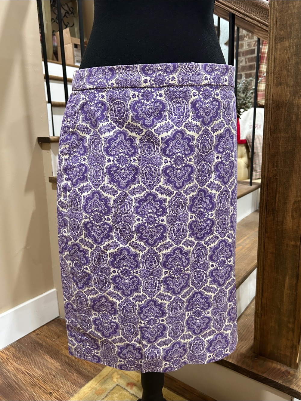 J. Crew Ladies sz. 6 Purple Floral-Pattern lined Cotton No. 2 Pencil Skirt